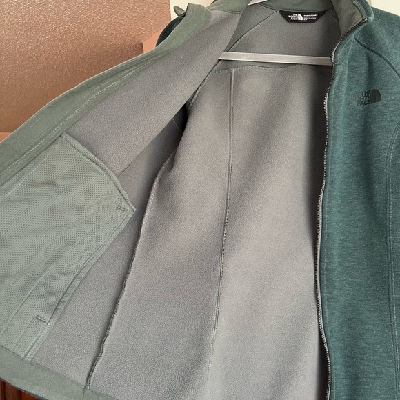 North Face Jacket Women’s Small - Picture 5 of 8